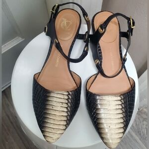Vince Camuto Ankle Strap Pointed Toe Prints Flat  Shoe Size 8m 🌴